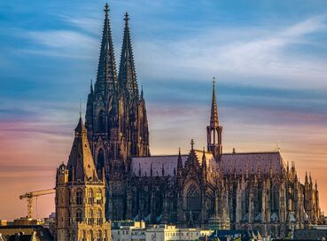 İzmir Çıkışlı Kültür ve Eğlence Köln - Lüksemburg - Metz - Paris & Disneyland Turu